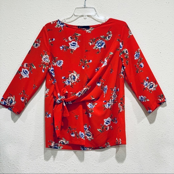 Gibson Tops - 15% off....Gibson Floral Blouse (small)